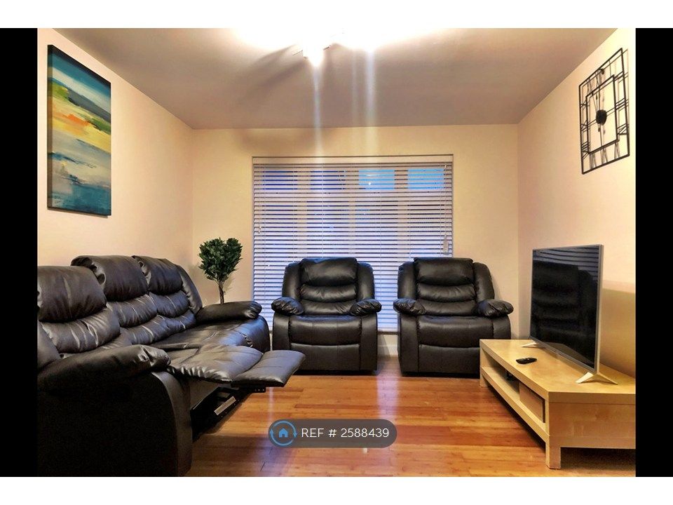 Property photo 1 of 7 Lounge