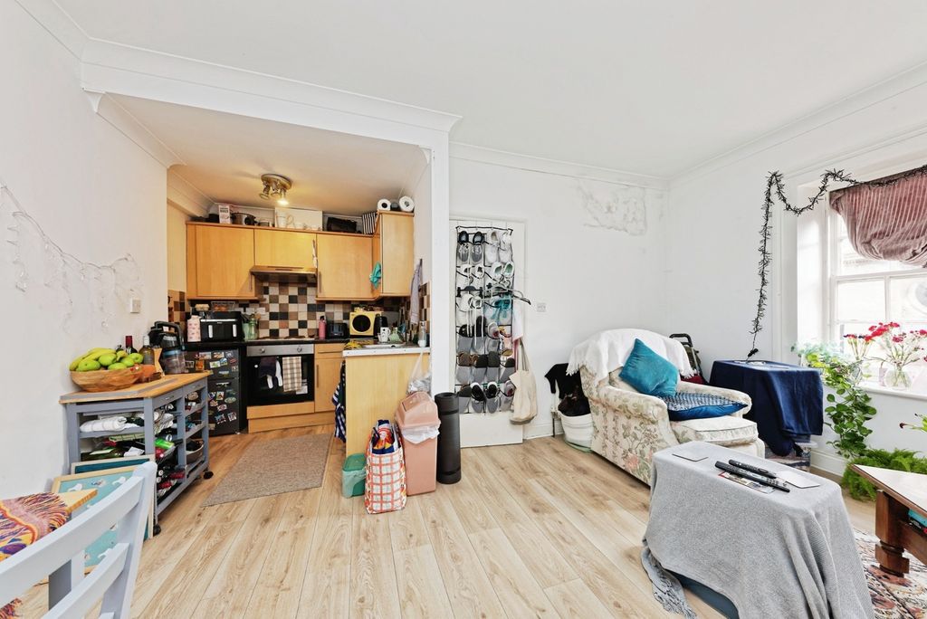 Property photo 2 of 15 Pbox-Img.Jpg