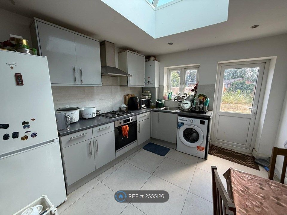 Property photo 3 of 15 Kitchen