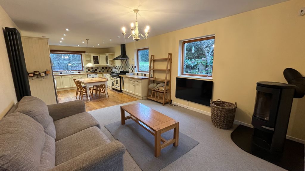 Property photo 3 of 47