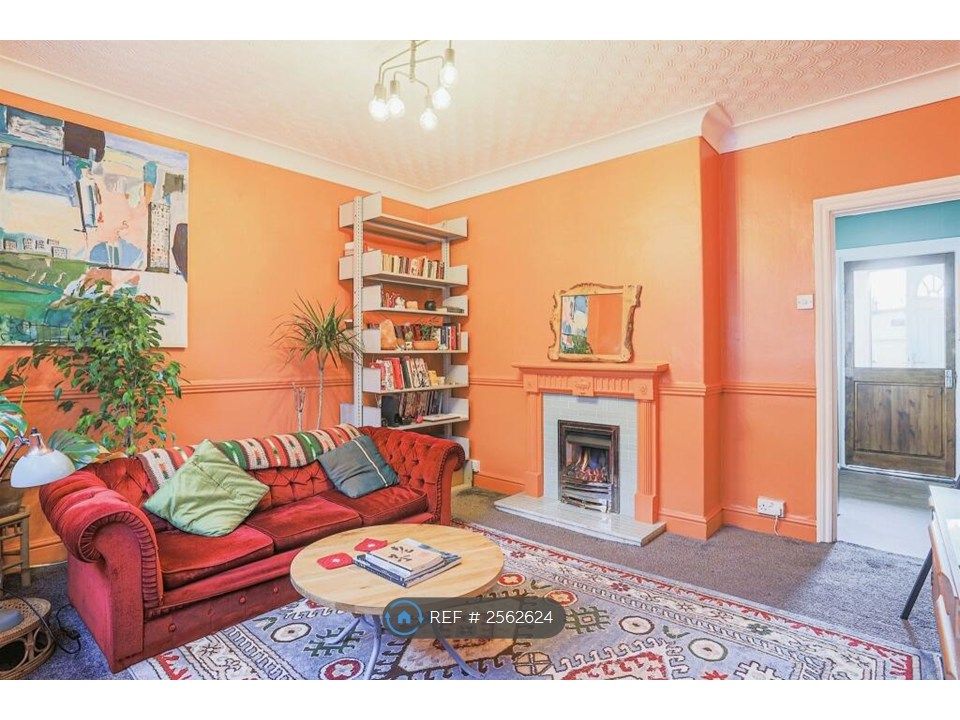Property photo 2 of 9