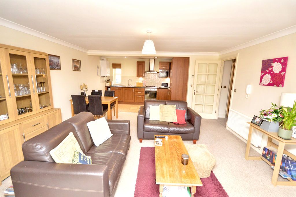 Property photo 3 of 8 Photo 5