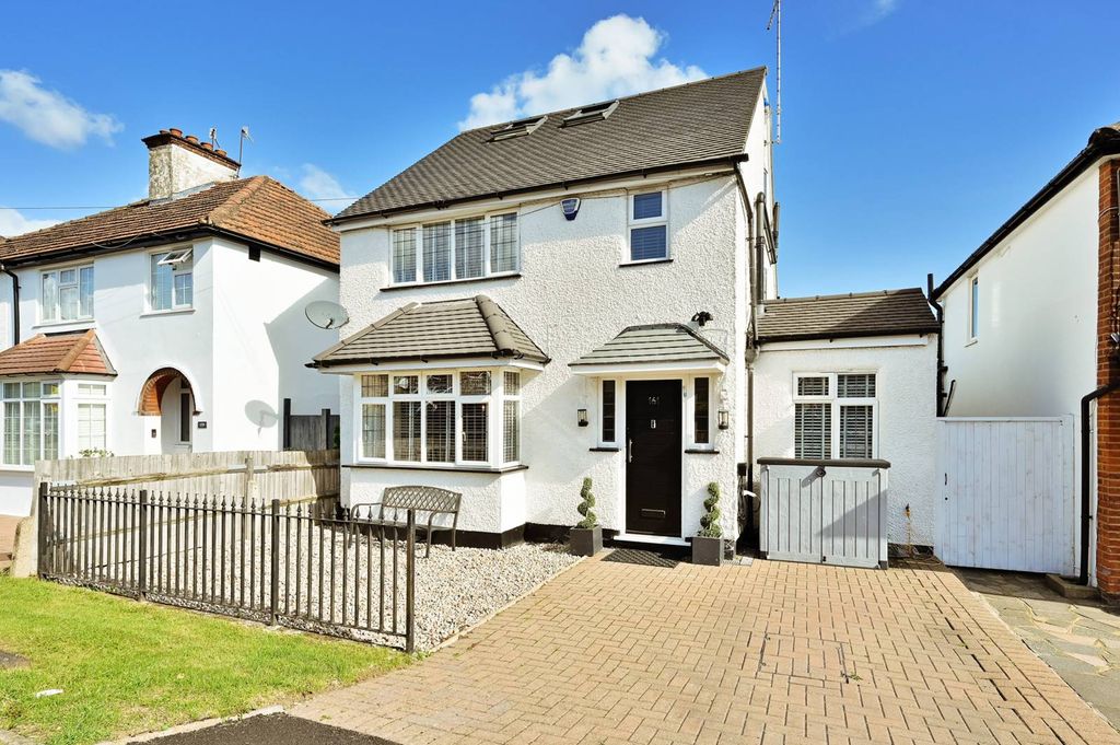 Property photo 1 of 33