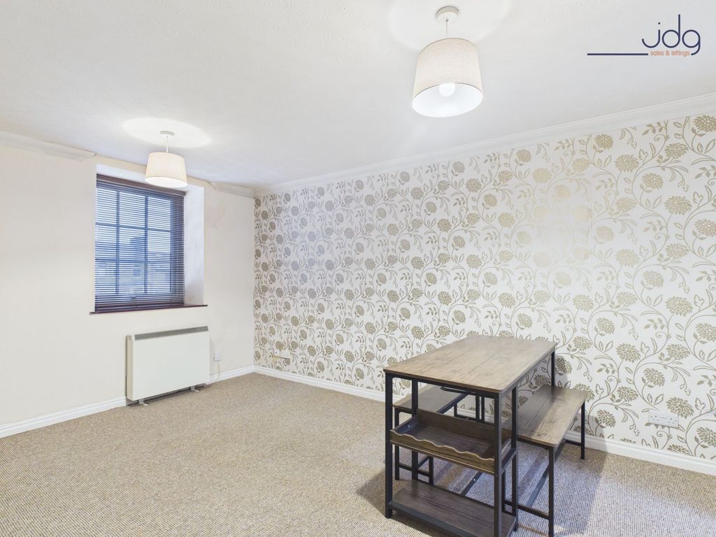 Property photo 2 of 9 Living/Dining Room
