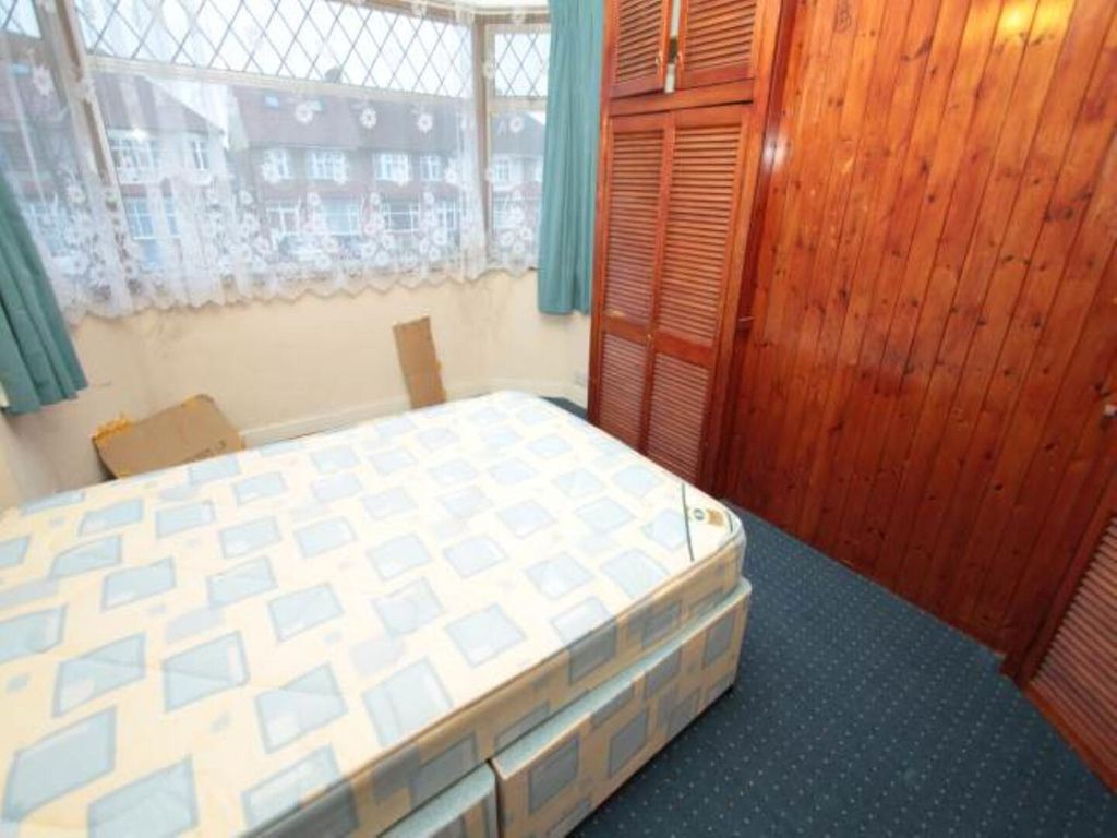 Property photo 3 of 9 Bedroom