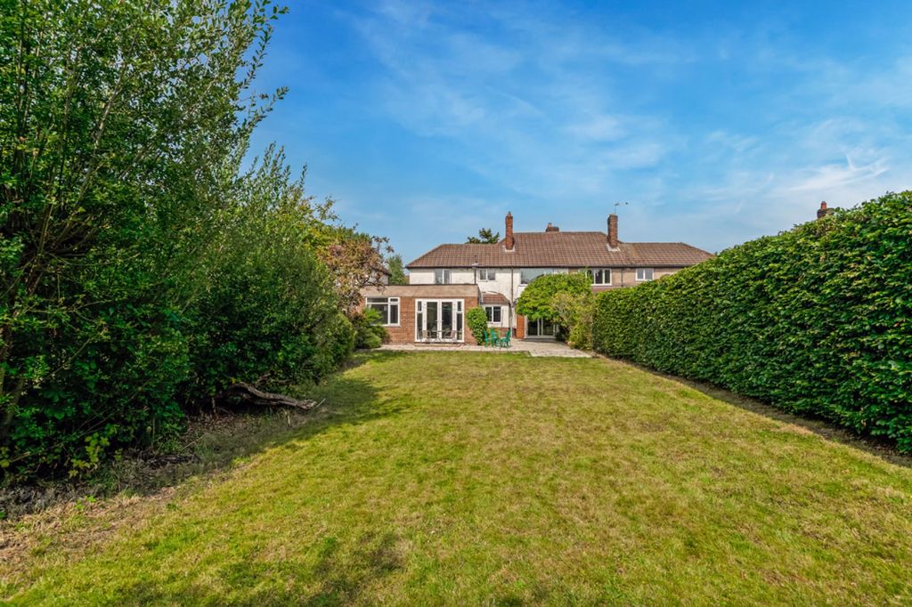 Property photo 2 of 25