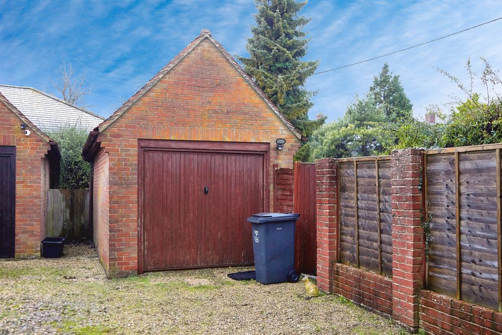 Property photo 2 of 19