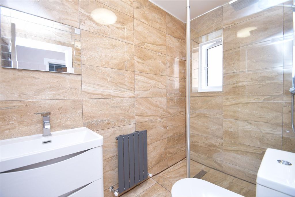 Property photo 2 of 5 Bathroom
