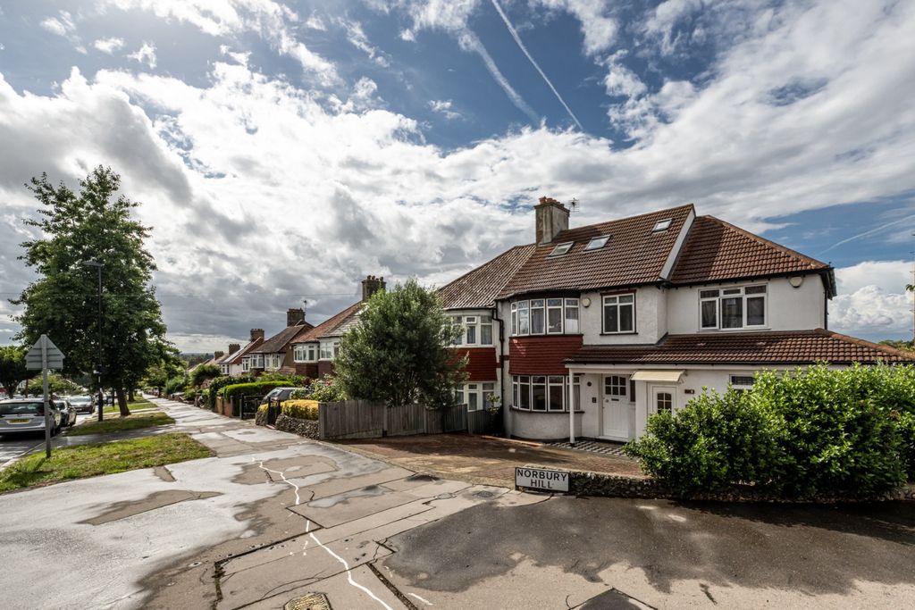 Property photo 3 of 32 4508646