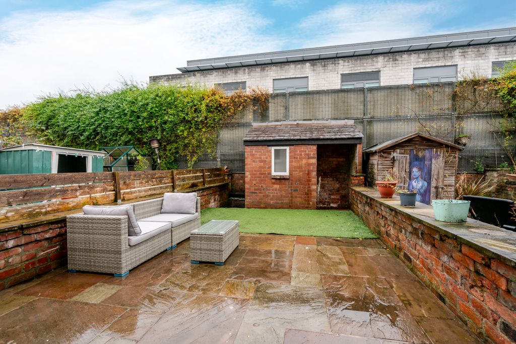 Property photo 3 of 27