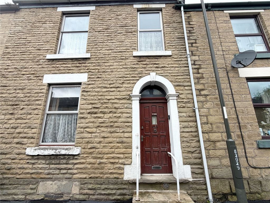 Property photo 1 of 17 Front