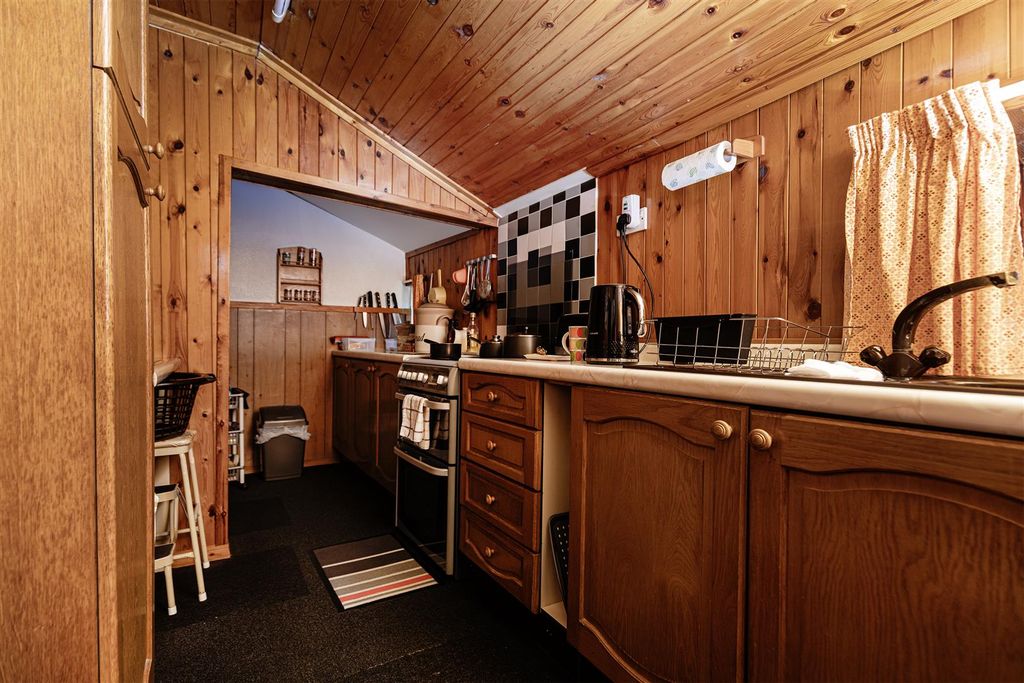 Property photo 3 of 22 Kitchen