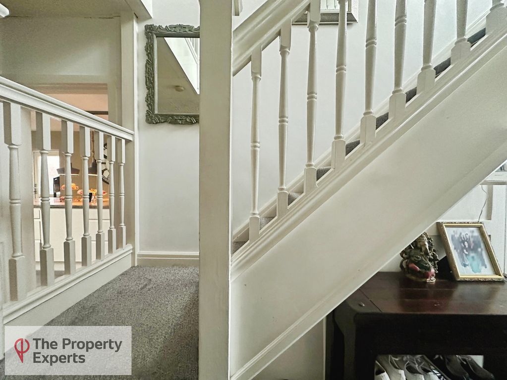 Property photo 2 of 27