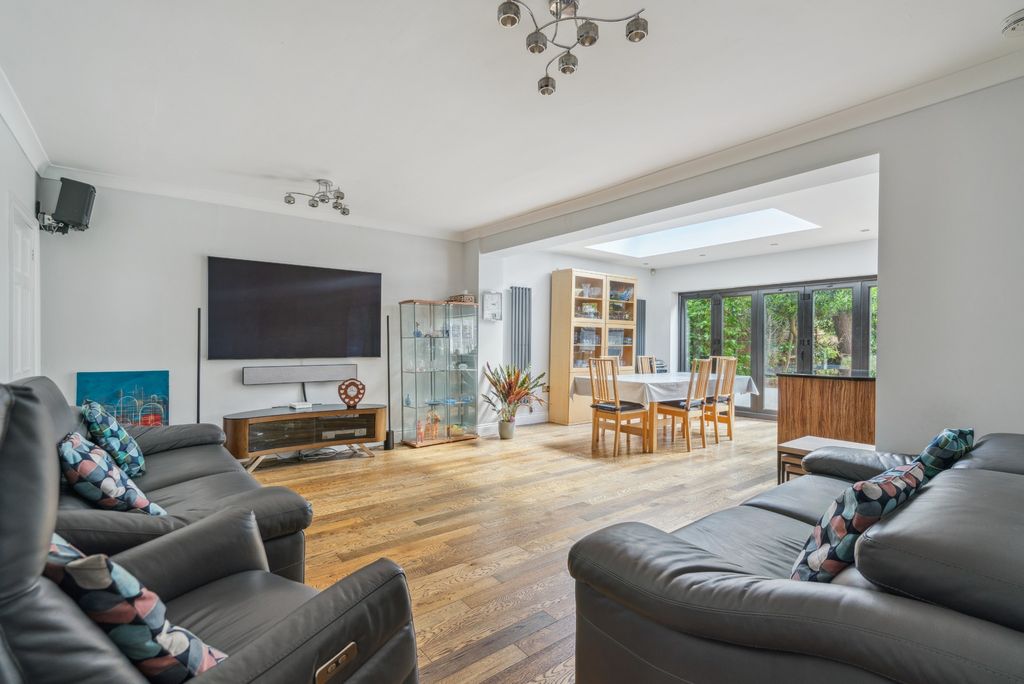 Property photo 2 of 17