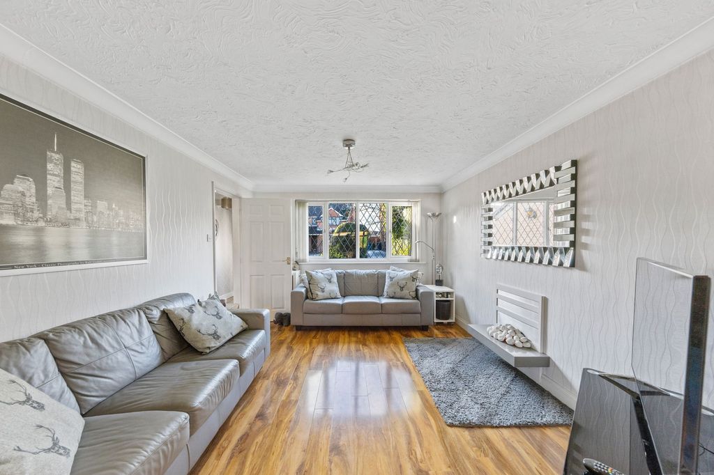 Property photo 3 of 25