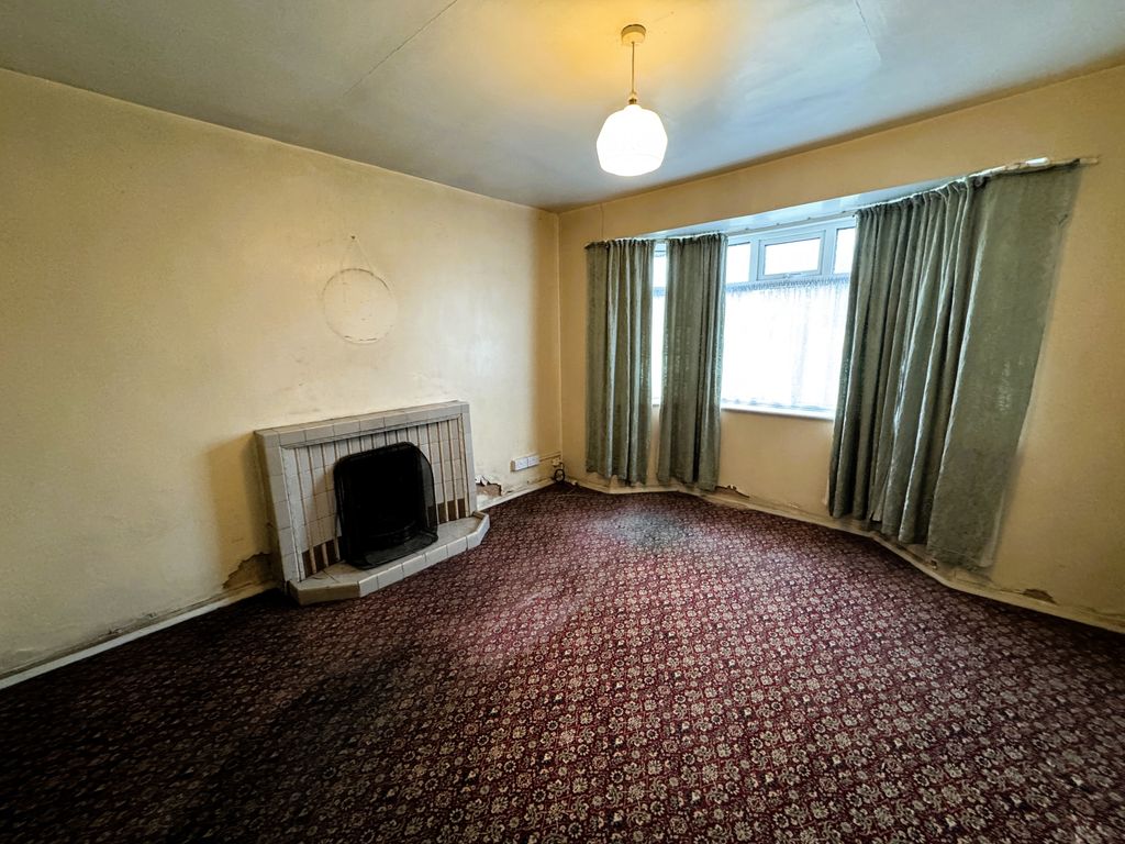 Property photo 3 of 11 Photo 8