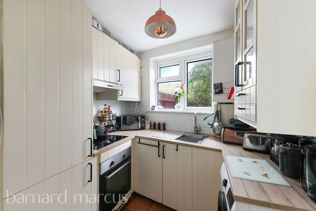 Property photo 3 of 12