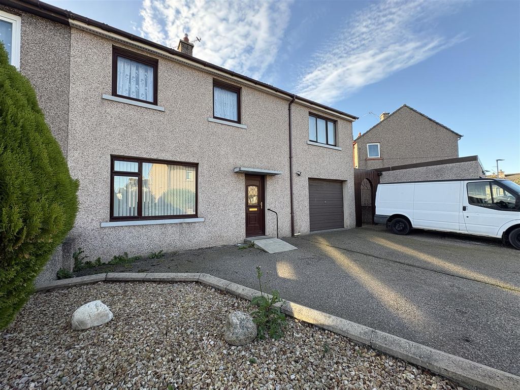 Property photo 1 of 21 4 Longmoor Crescent, Elgin