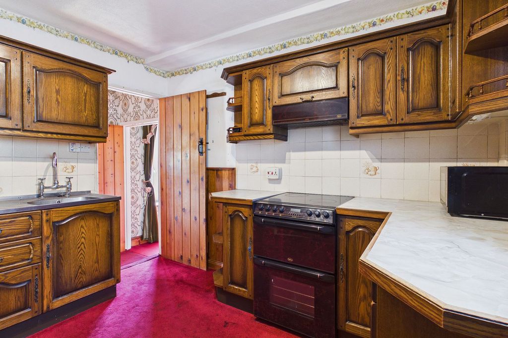 Property photo 2 of 22