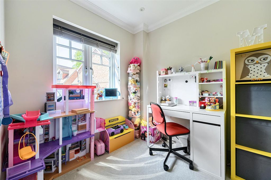 Additional image 11 of 4 bed detached house for saleOak Apples Drive, Crowthorne, Berkshire RG45