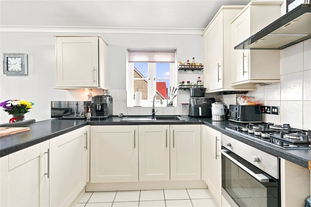 Property photo 2 of 17 Picture No. 14