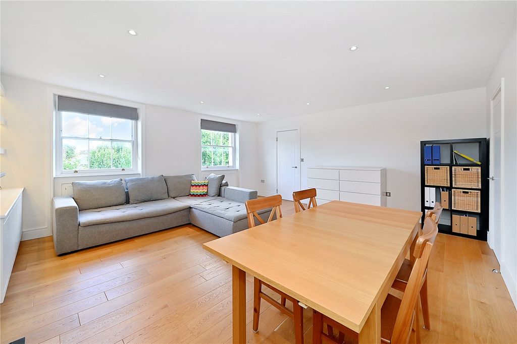 Property photo 2 of 9 Dining Area
