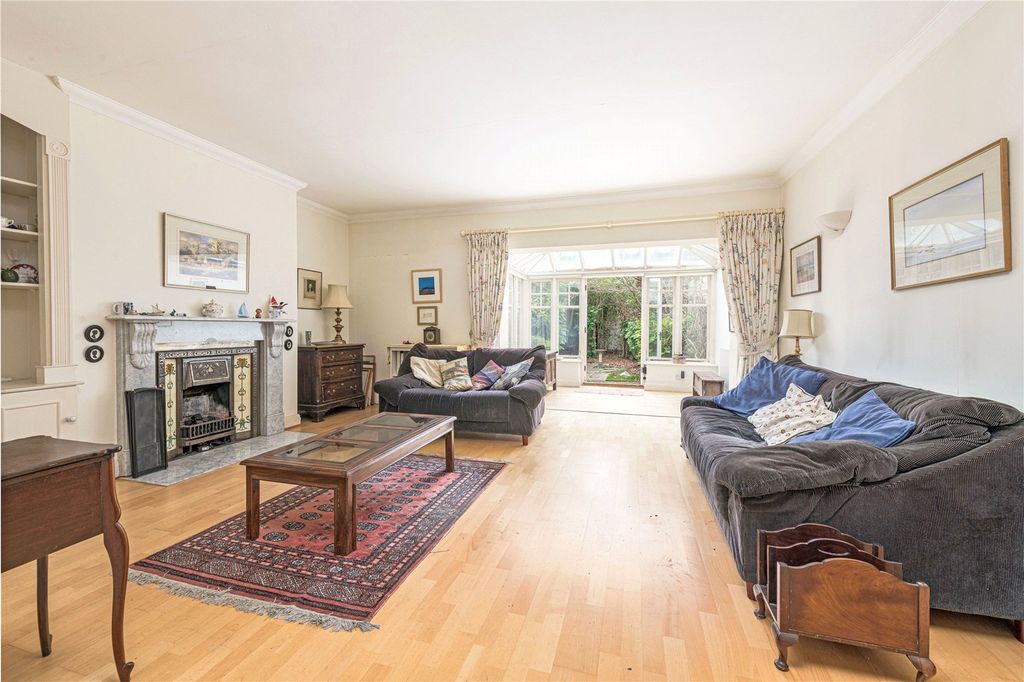 Property photo 2 of 23 Picture No. 24