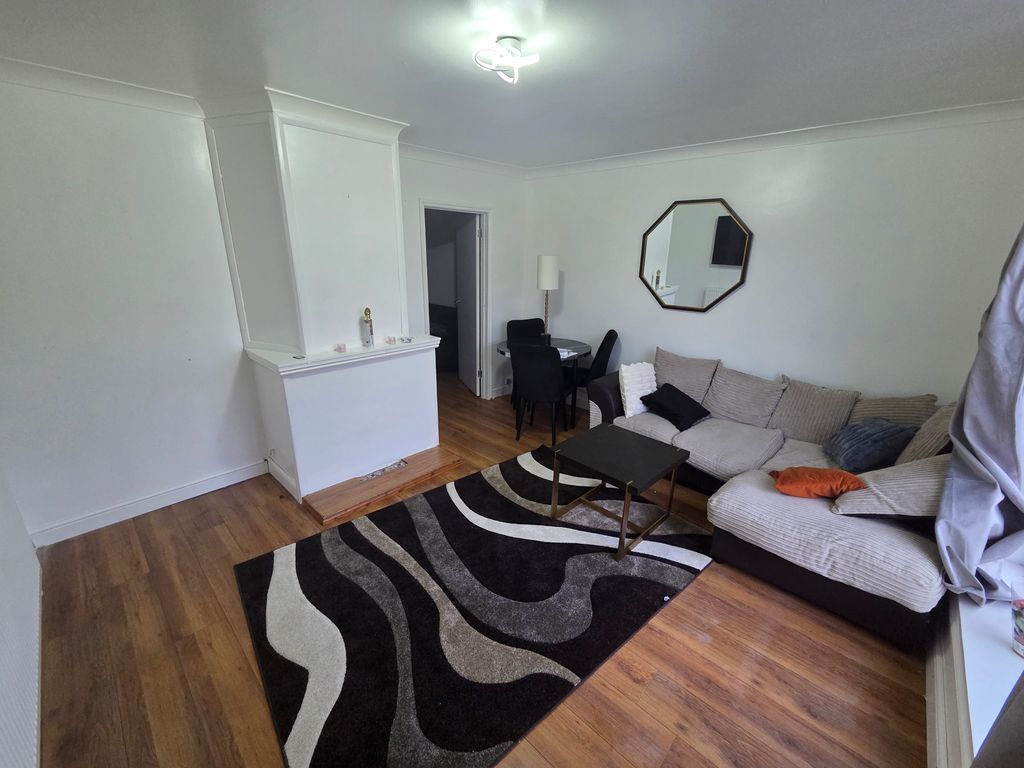 Property photo 2 of 12 Image