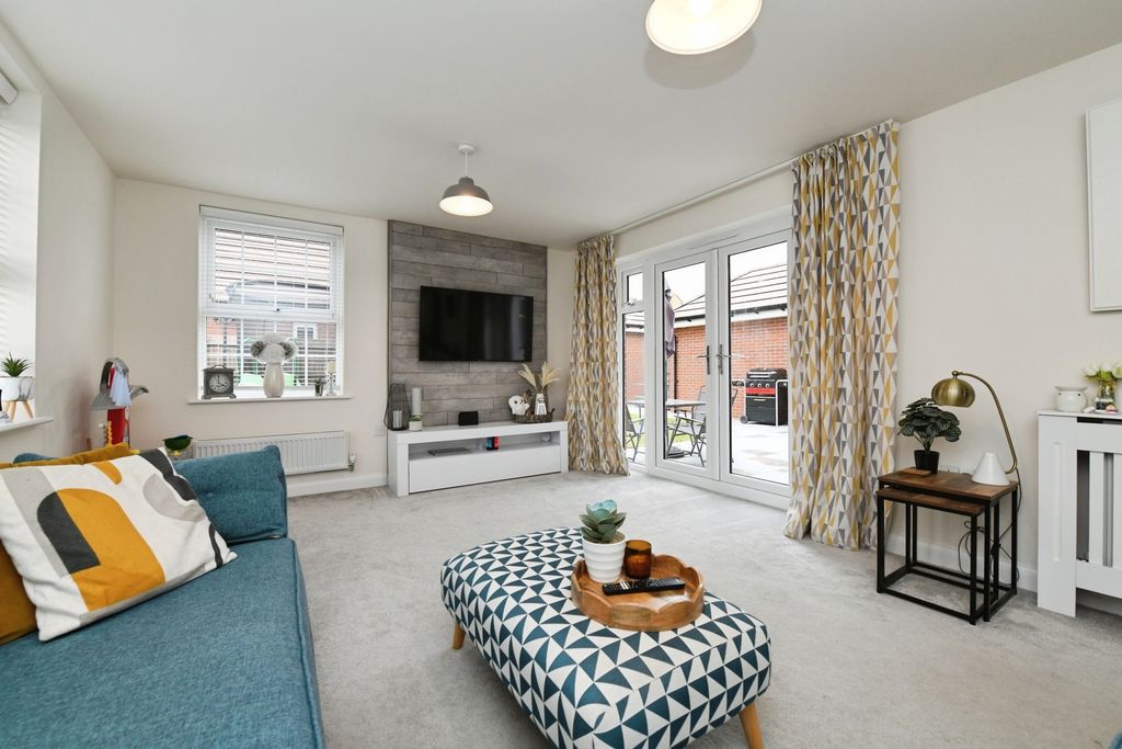 Property photo 2 of 24 Pbox-Img.Jpg