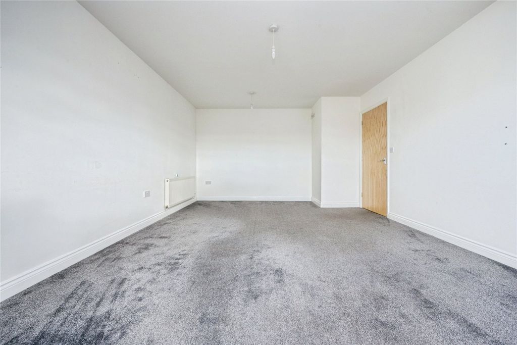Property photo 2 of 17 Picture No. 20