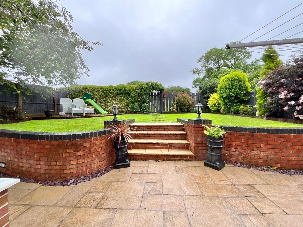 Property photo 3 of 32