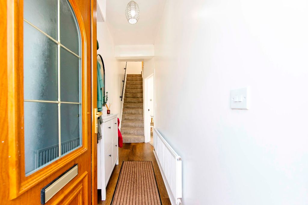 Property photo 2 of 30