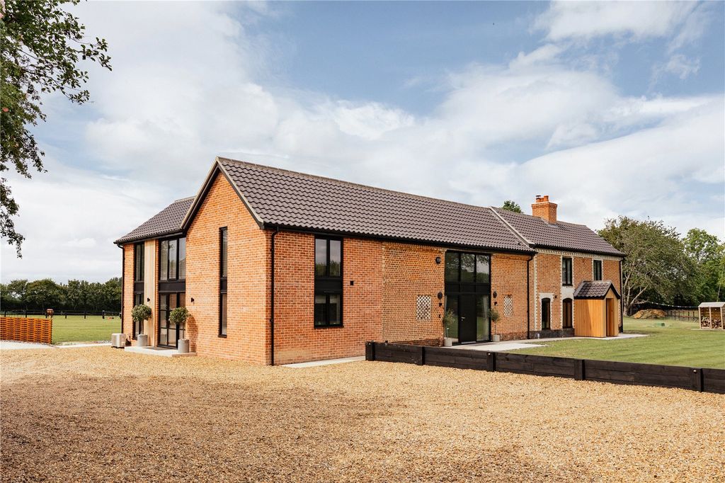 Property photo 1 of 21 Old Grove Farm