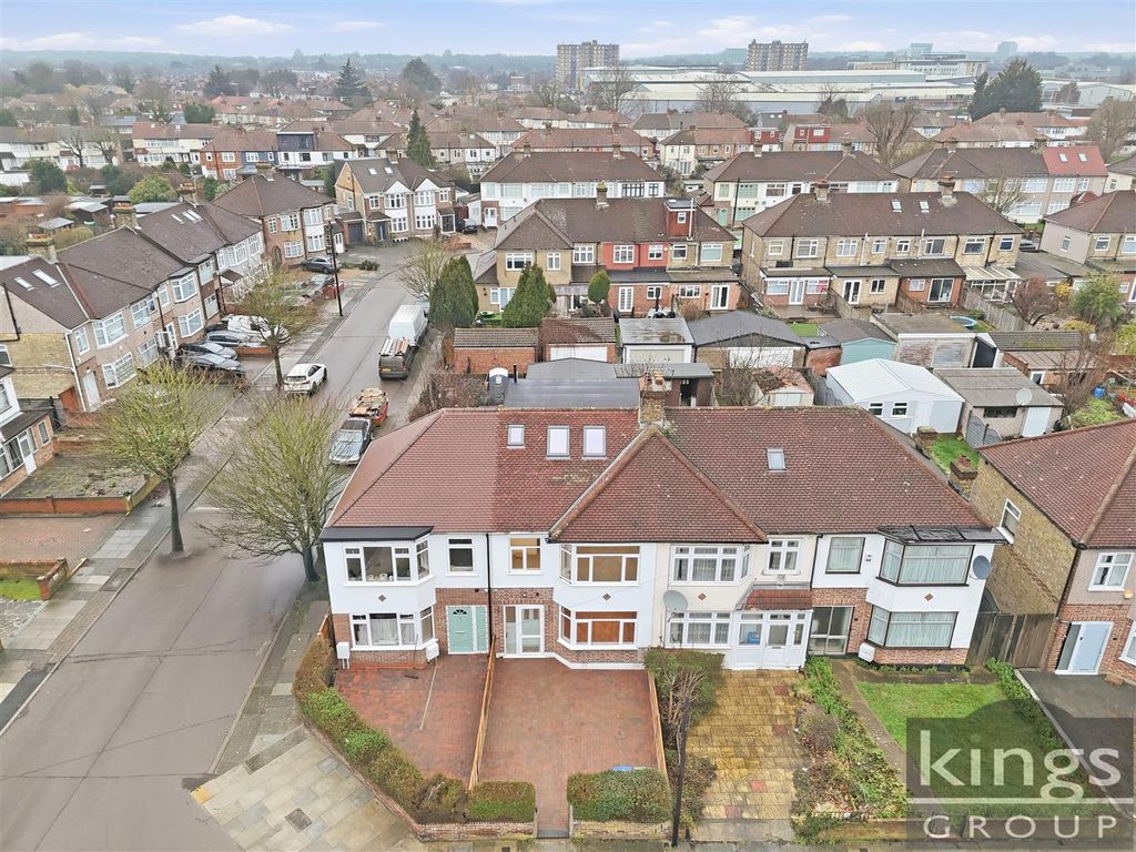 Property photo 2 of 34