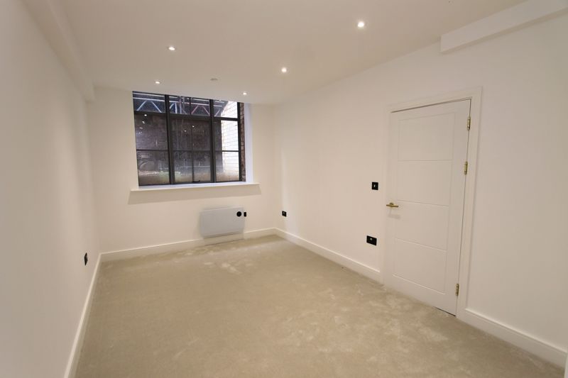 Property photo 2 of 11 Photo 8