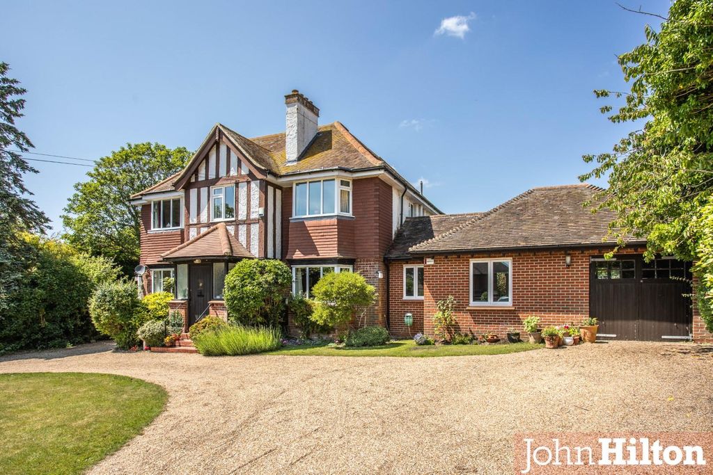 Property photo 1 of 27 Bazehill Road1.Jpg
