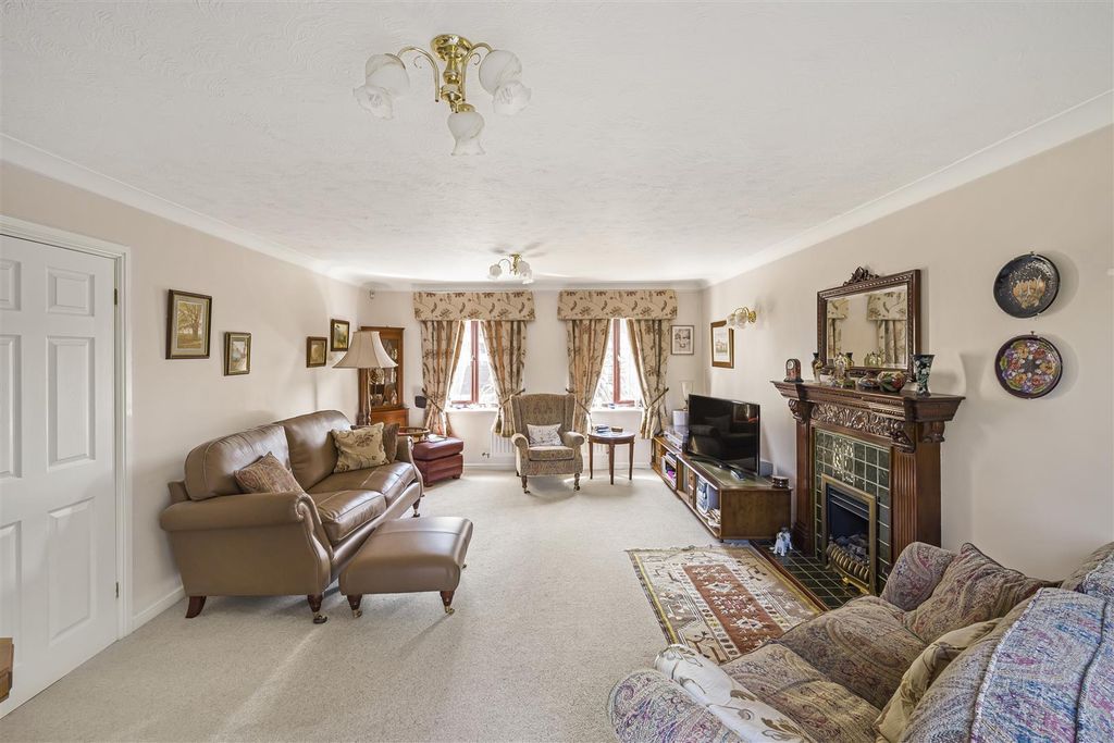Property photo 2 of 25