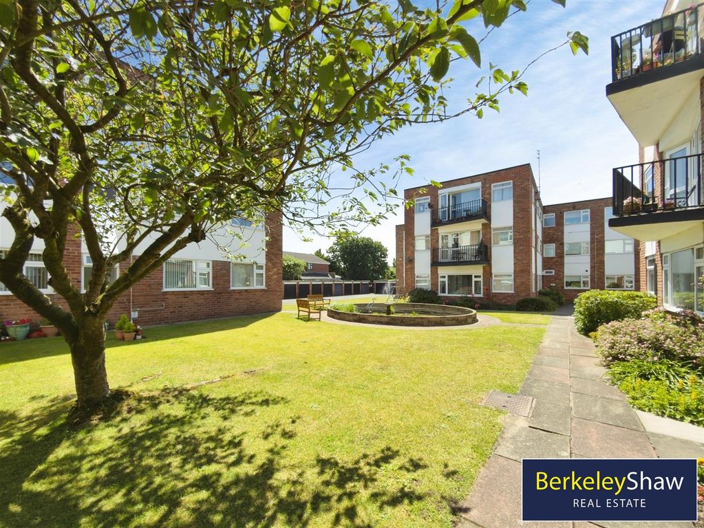 Property photo 1 of 19 8B8B8Bb9-7-4034-9C32-56F22D59B790-1657-000000209Df