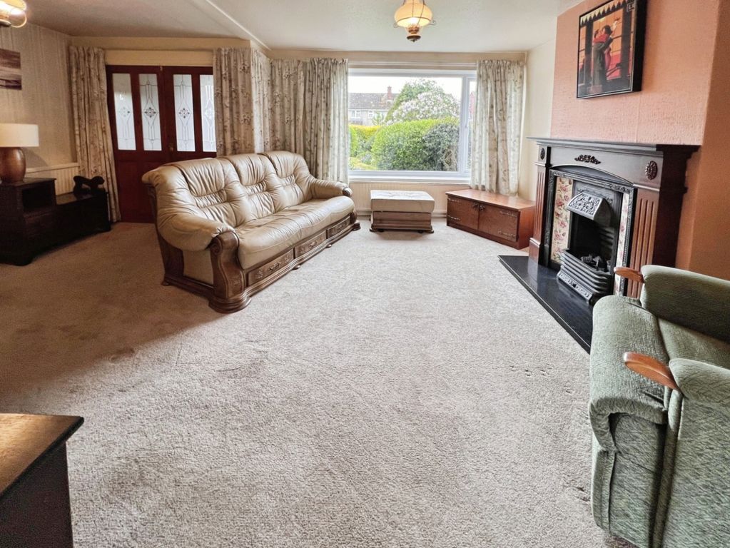 Property photo 3 of 16 Living Room