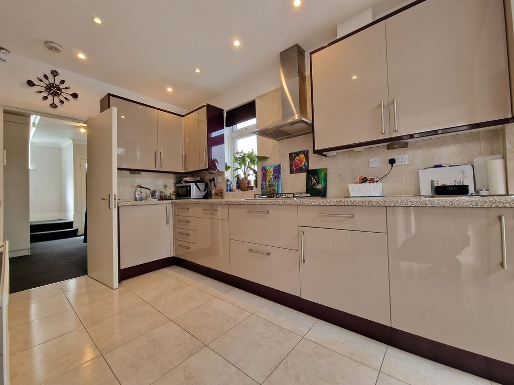 Property photo 2 of 22 Gallery