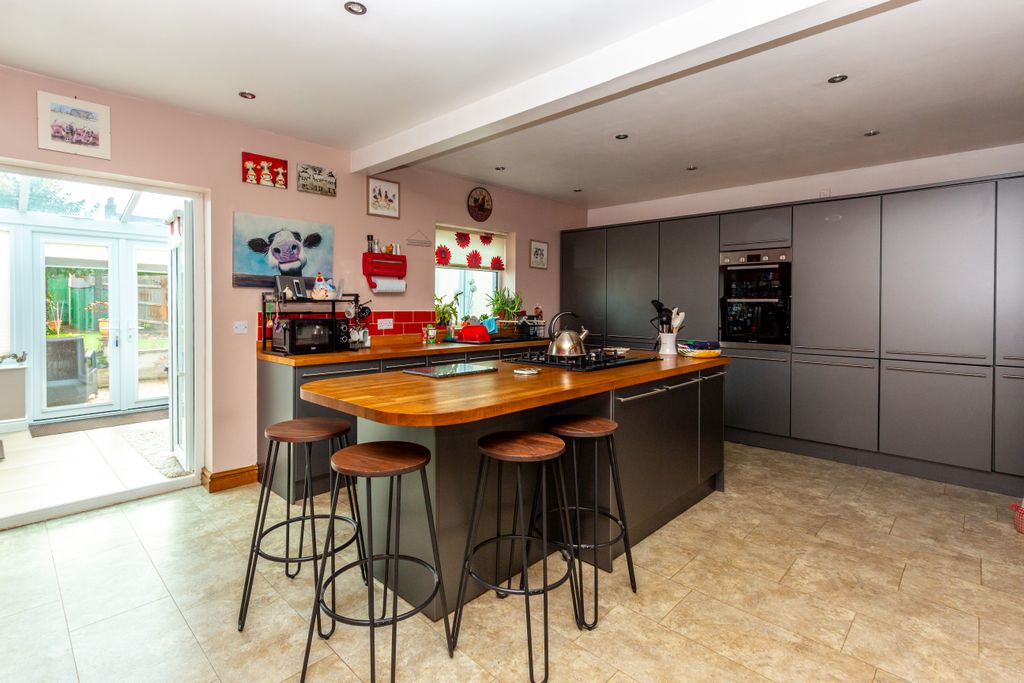 Property photo 2 of 17 Img_6774
