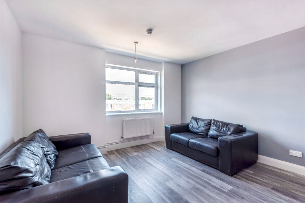 Property photo 2 of 10 1809063