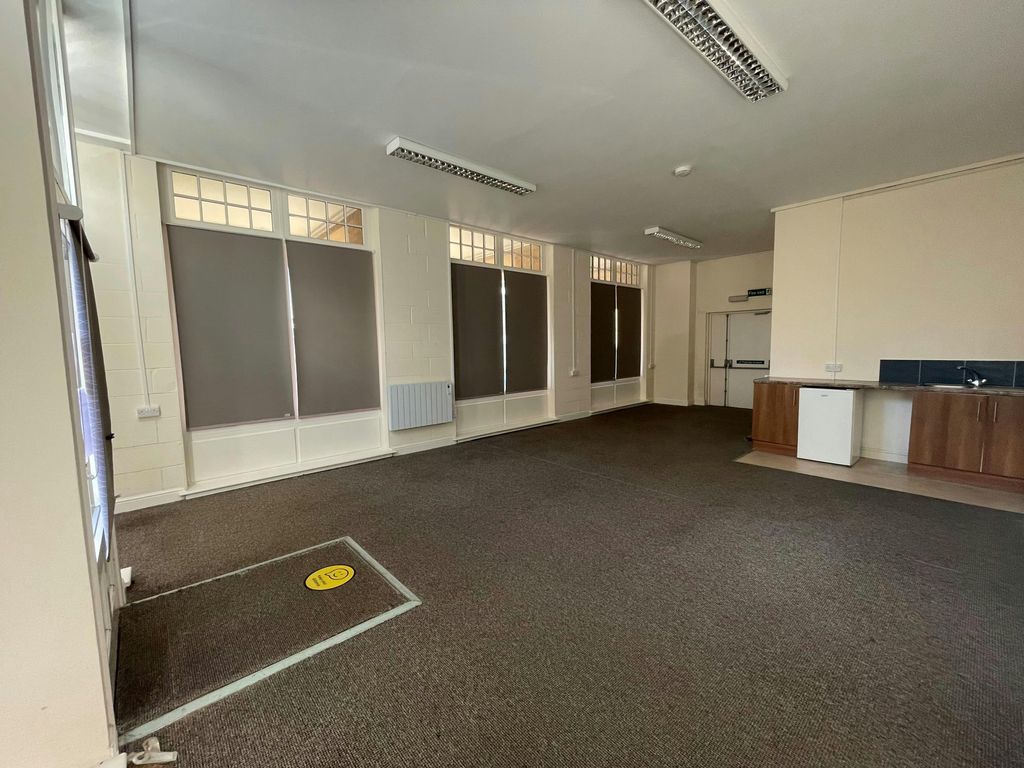 Property photo 2 of 5 11.Jpg