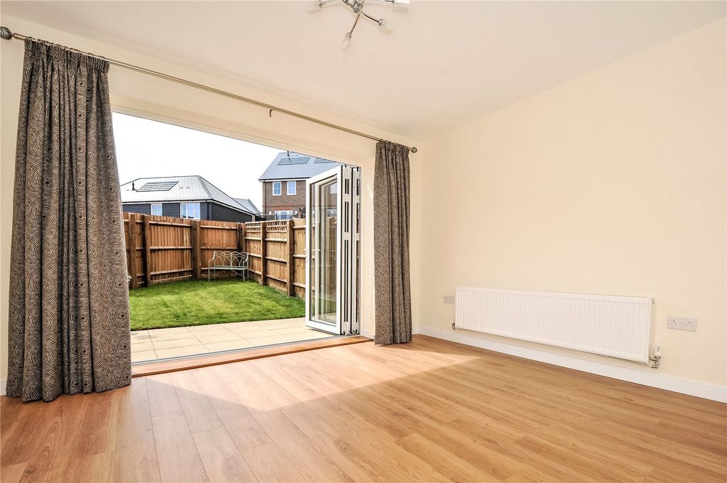 Property photo 3 of 8 Dining Room