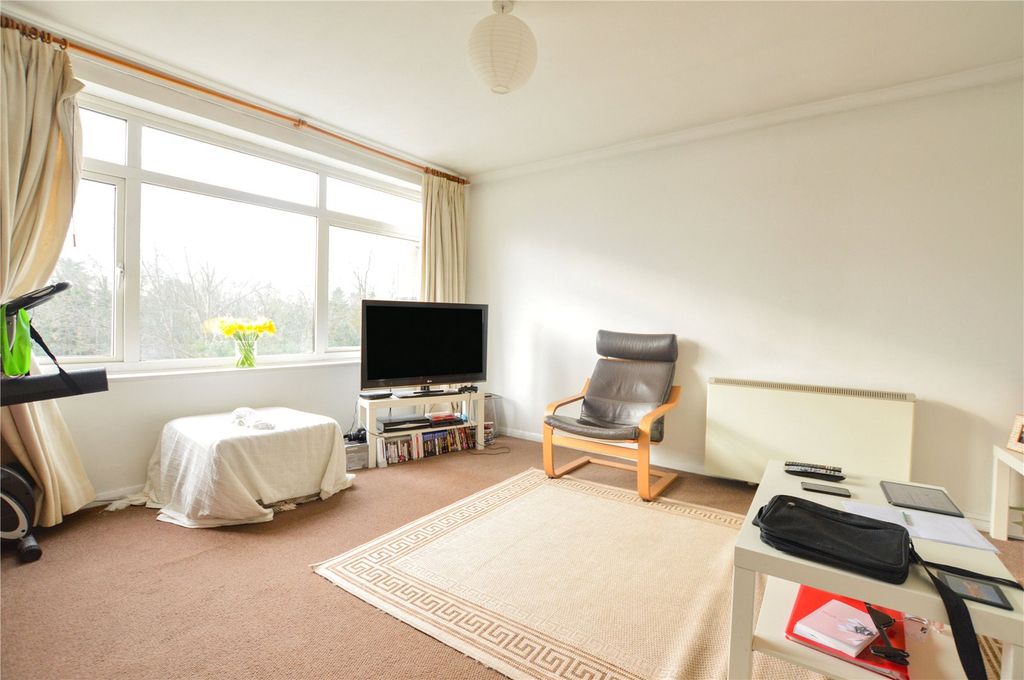 Property photo 1 of 5 Living Room