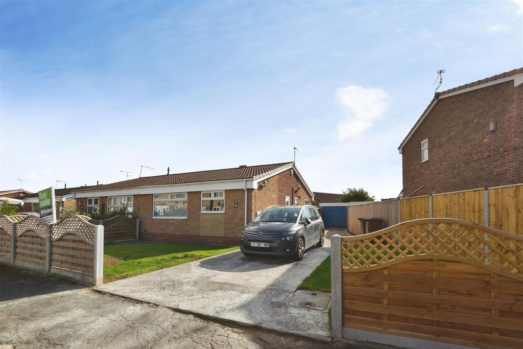 Property photo 1 of 18 4Bf8Fbfd-Front 20Drive.Jpg