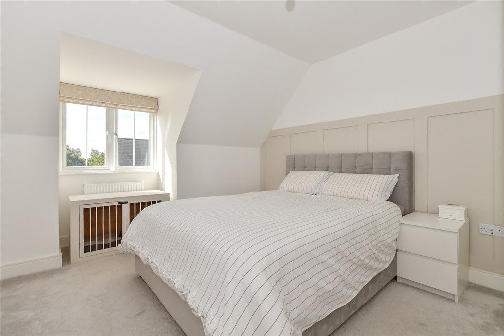 Property photo 3 of 8 Bedroom 1