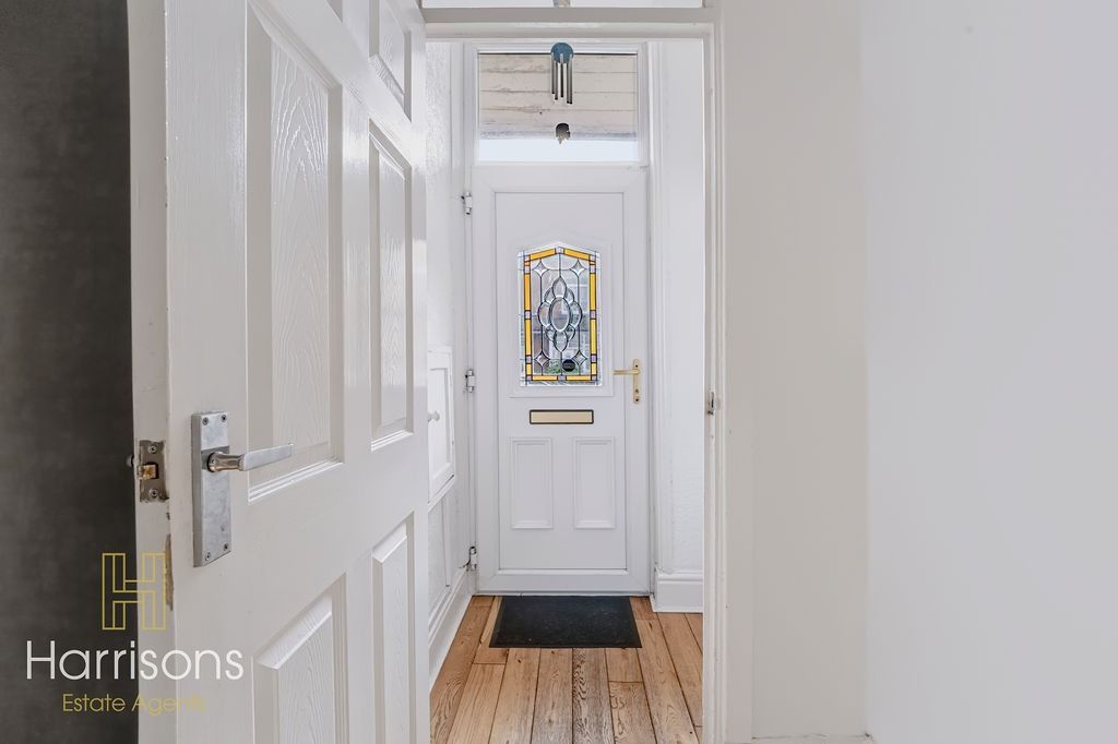 Property photo 2 of 19 5572412