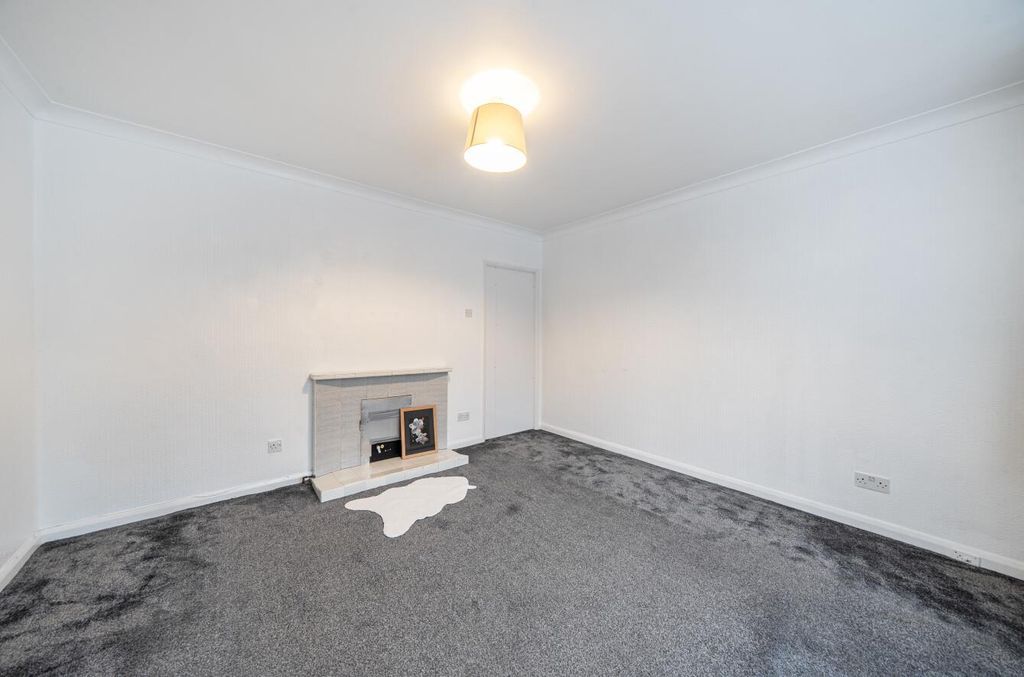Property photo 3 of 10 Davidson Frost-Wellings, Dfw, Marsh Lane, Ha7, Liv