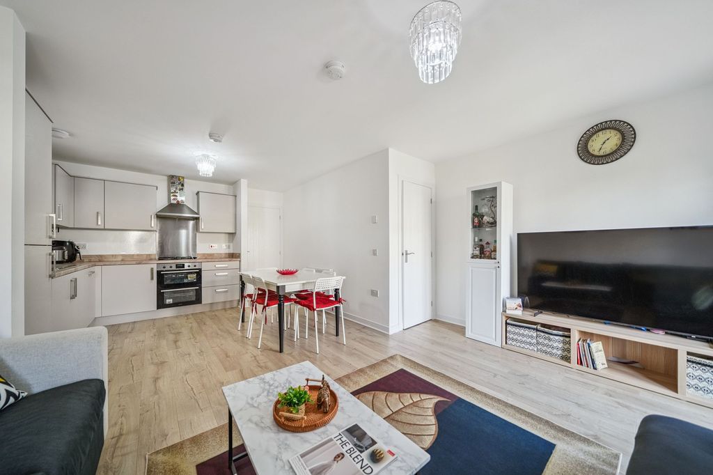 Property photo 3 of 18